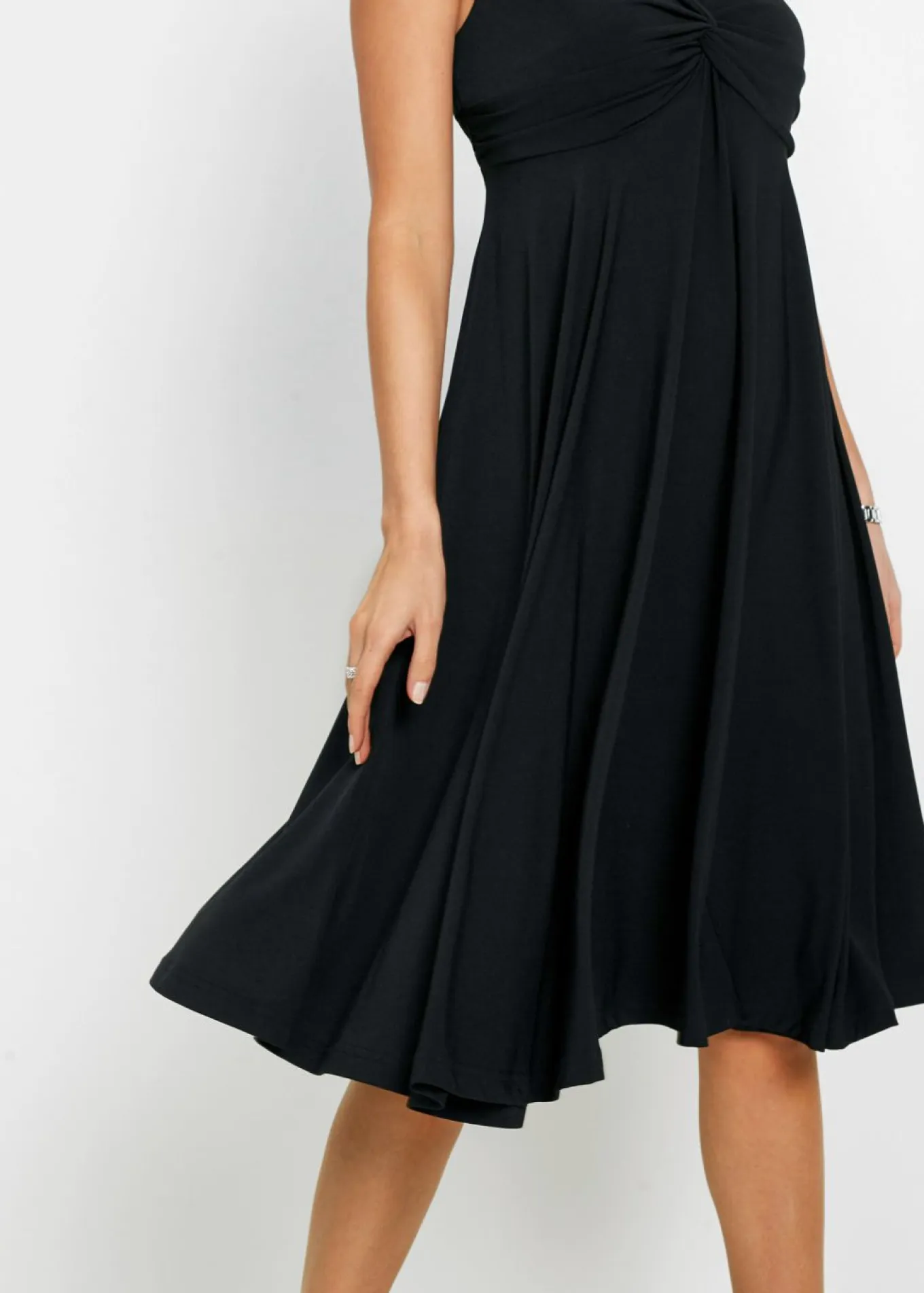 Vestido camisero con escote en V