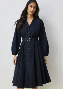 Vestido camisero con parte de seda y cinturón
