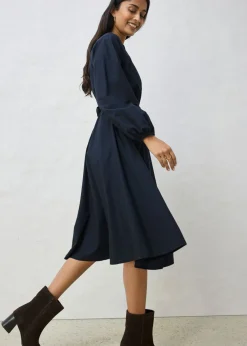Vestido camisero con parte de seda y cinturón
