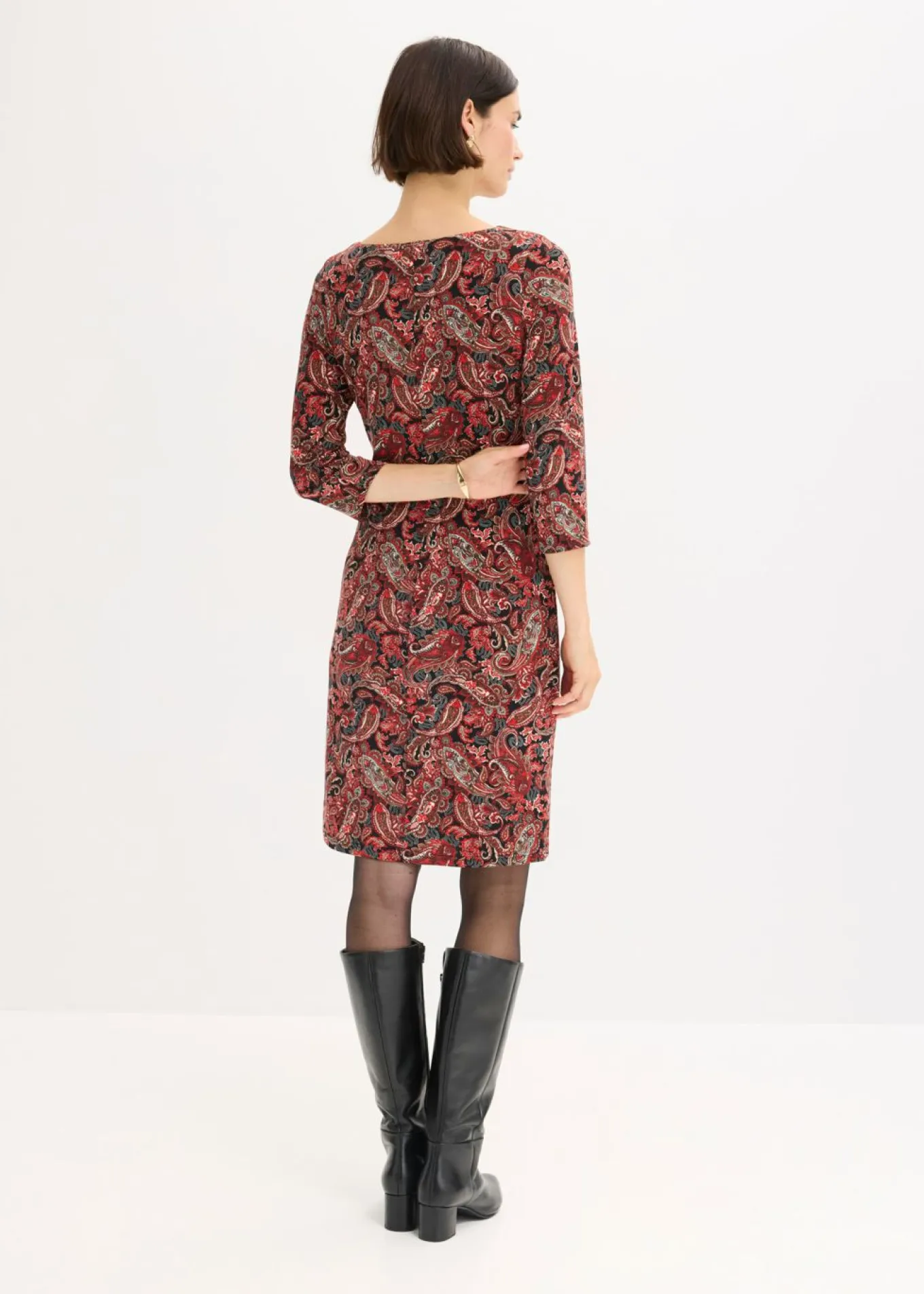 Vestido camisero con patrón paisley