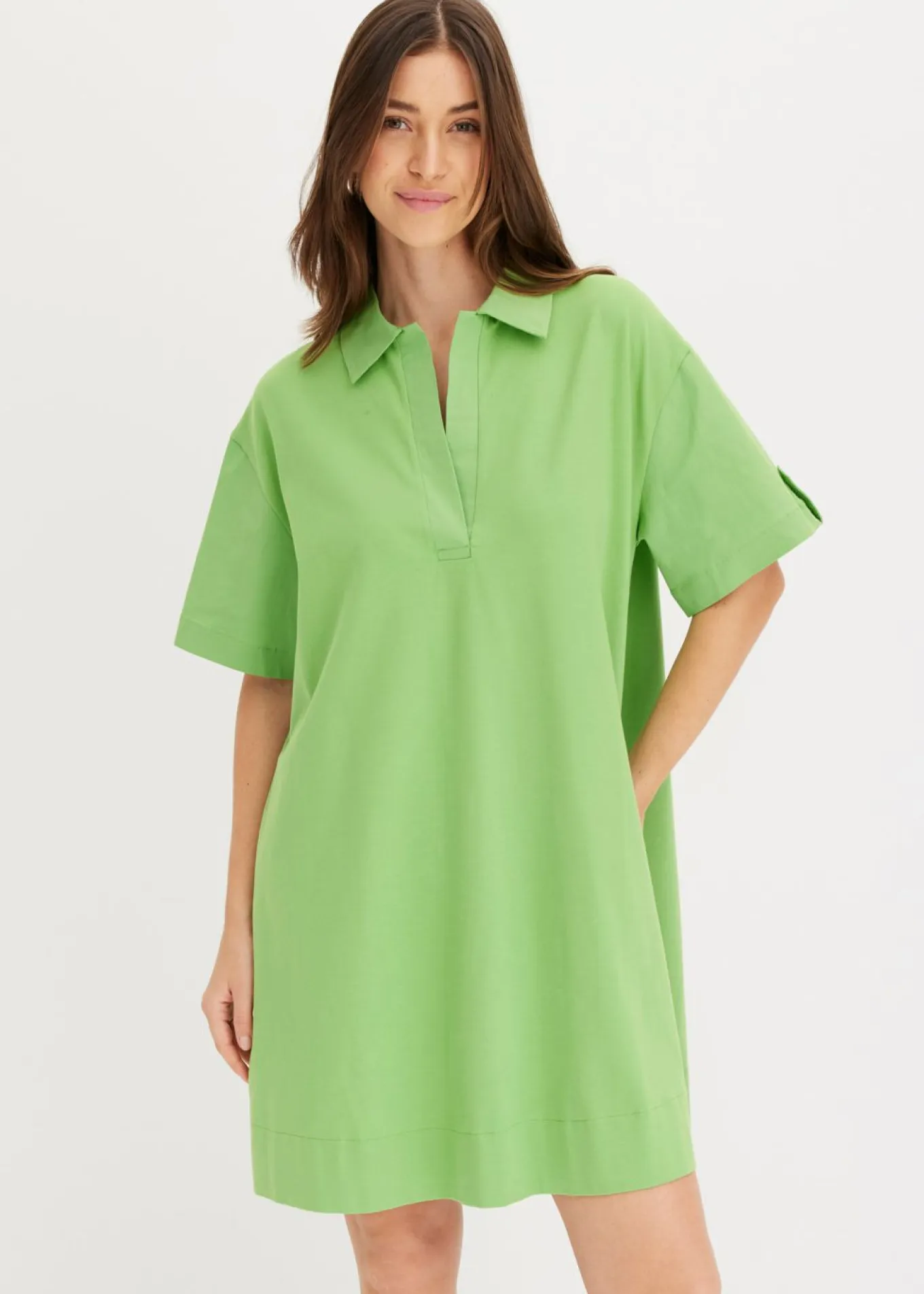Vestido camisero confeccionado con mezcla de algodón orgánico elástico