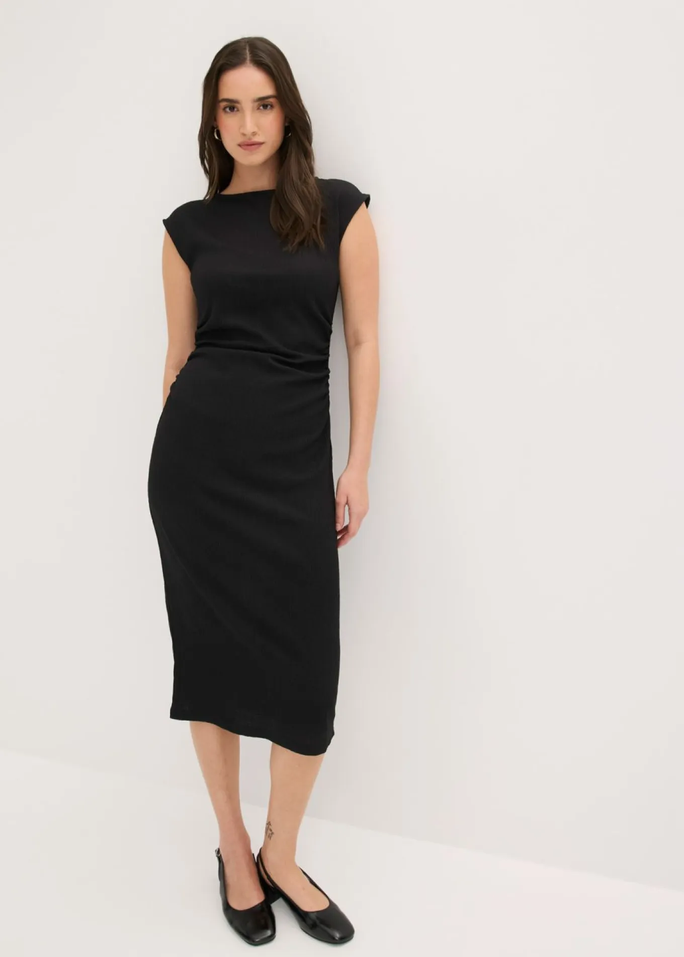 Vestido camisero de crepé estructurado