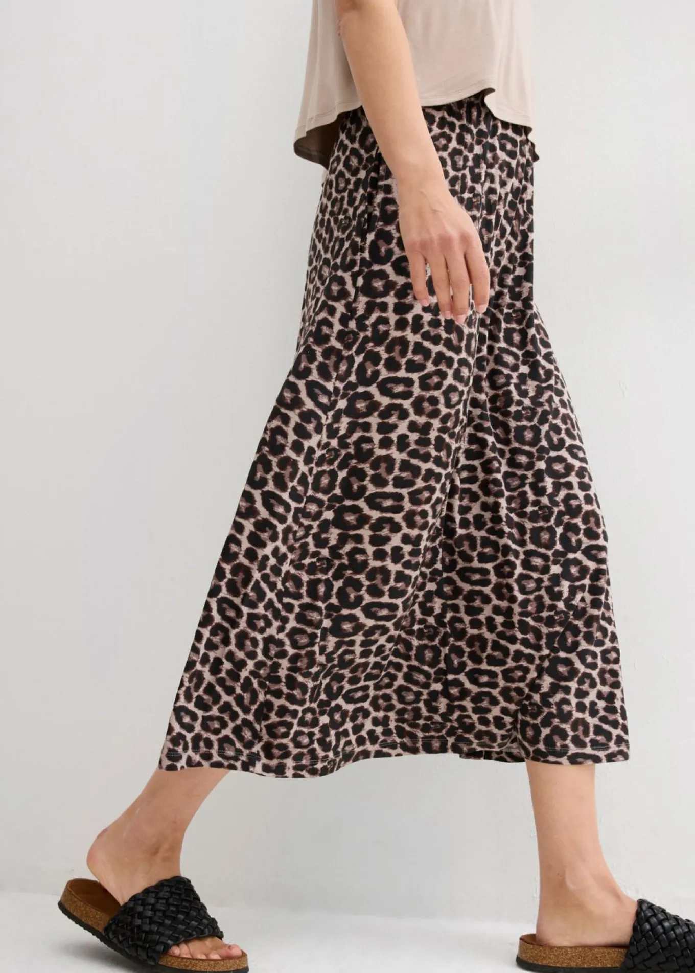 Vestido camisero de mezcla fluida de viscosa y elastano