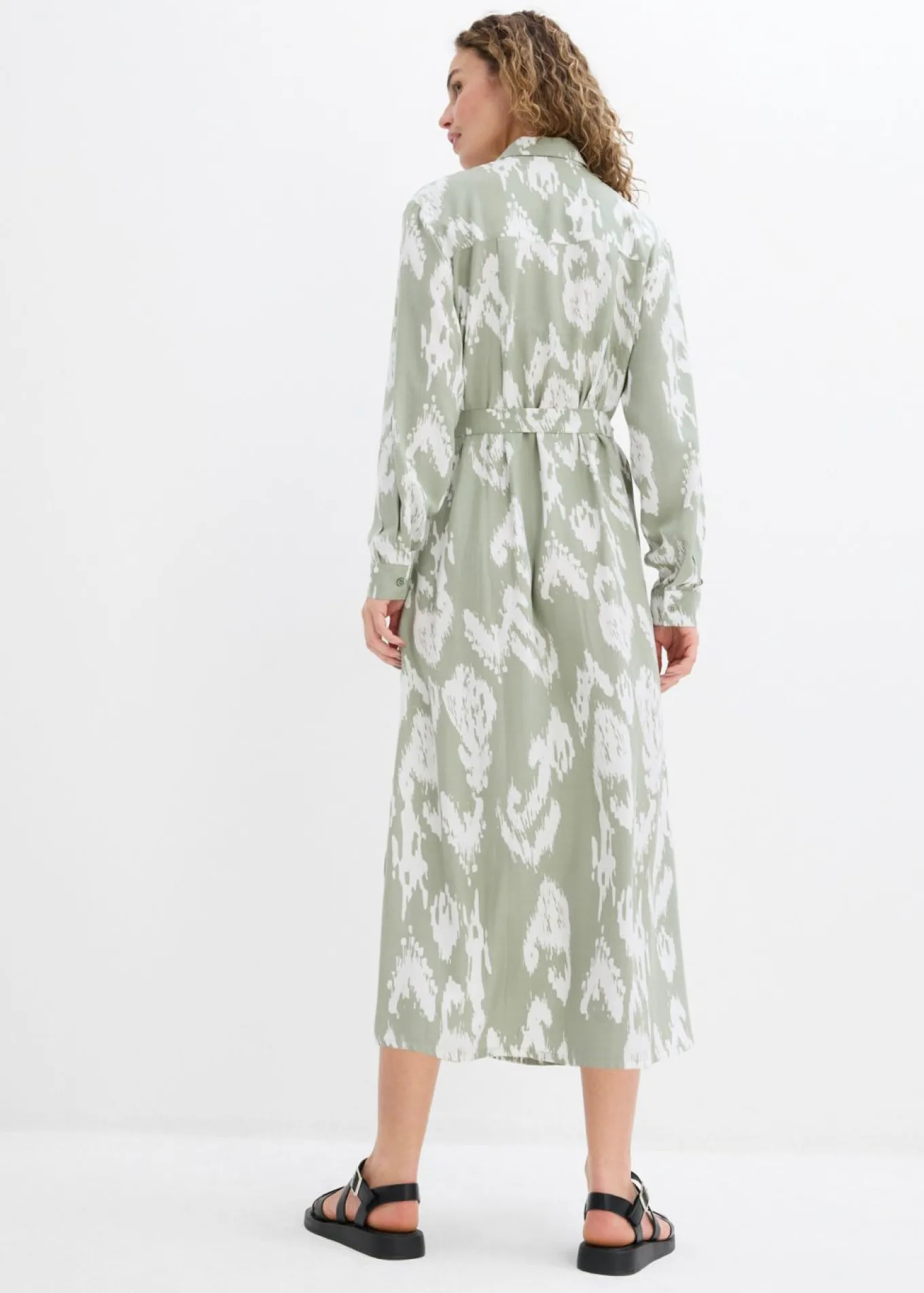 Vestido camisero de viscosa fluida