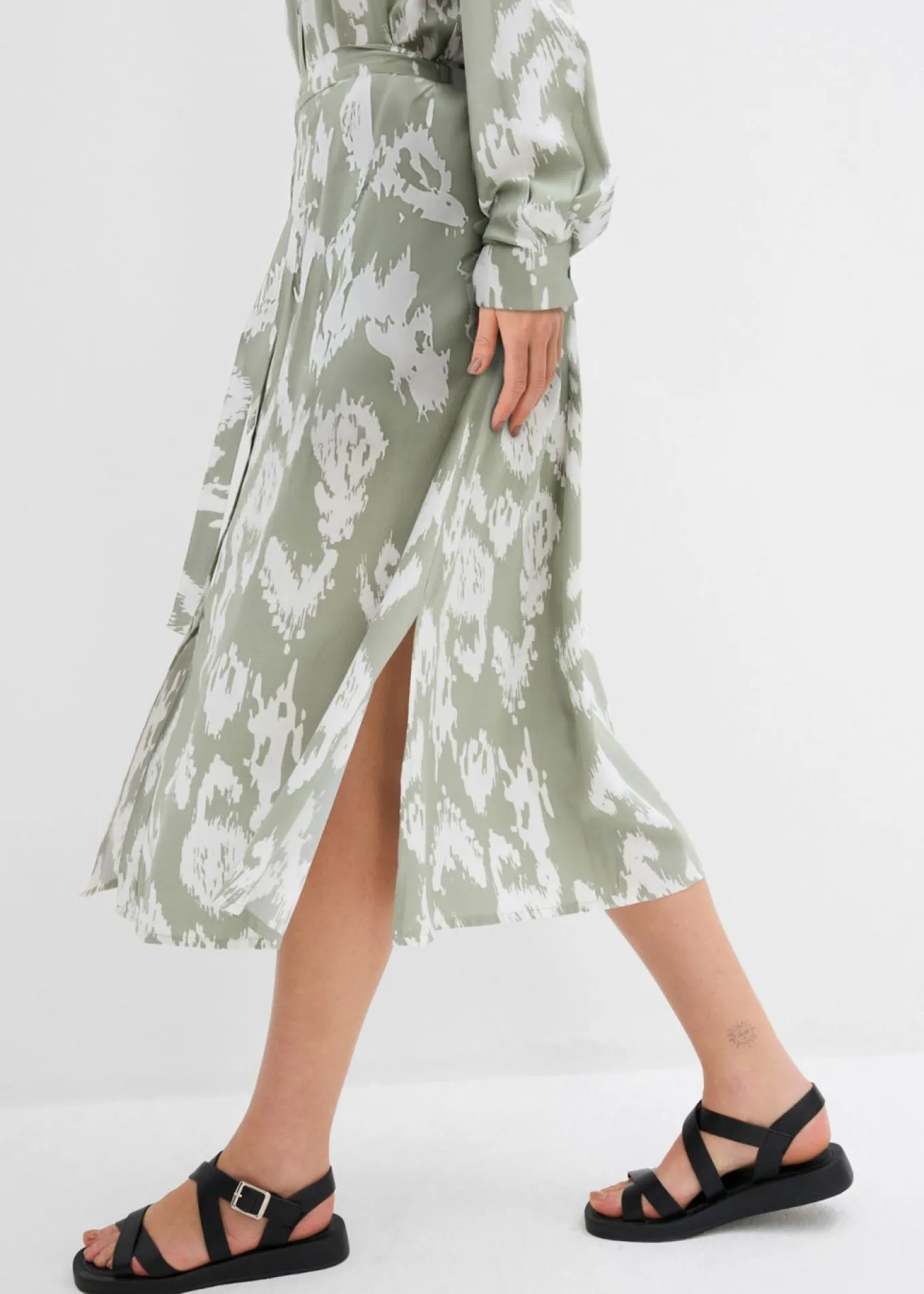 Vestido camisero de viscosa fluida
