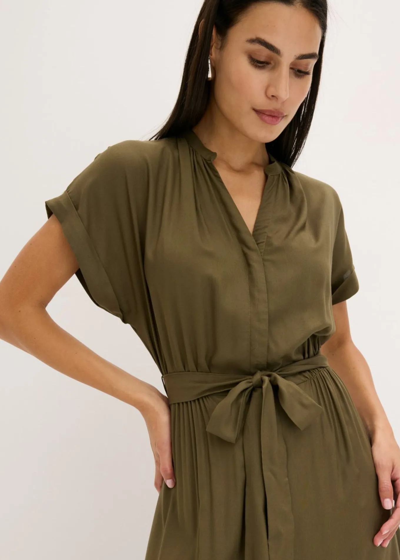 Vestido camisero de viscosa fluida