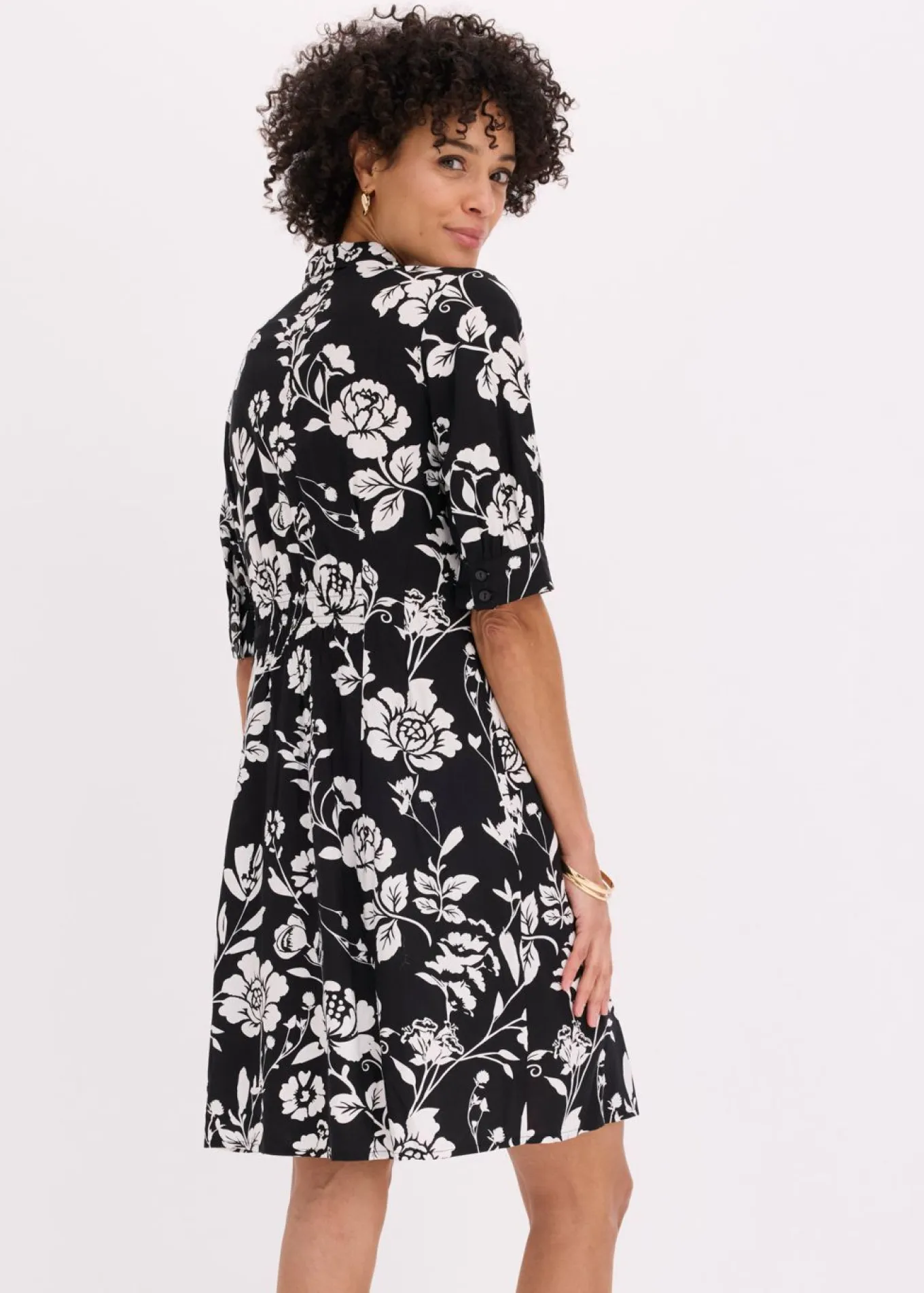 Vestido camisero de viscosa fluida