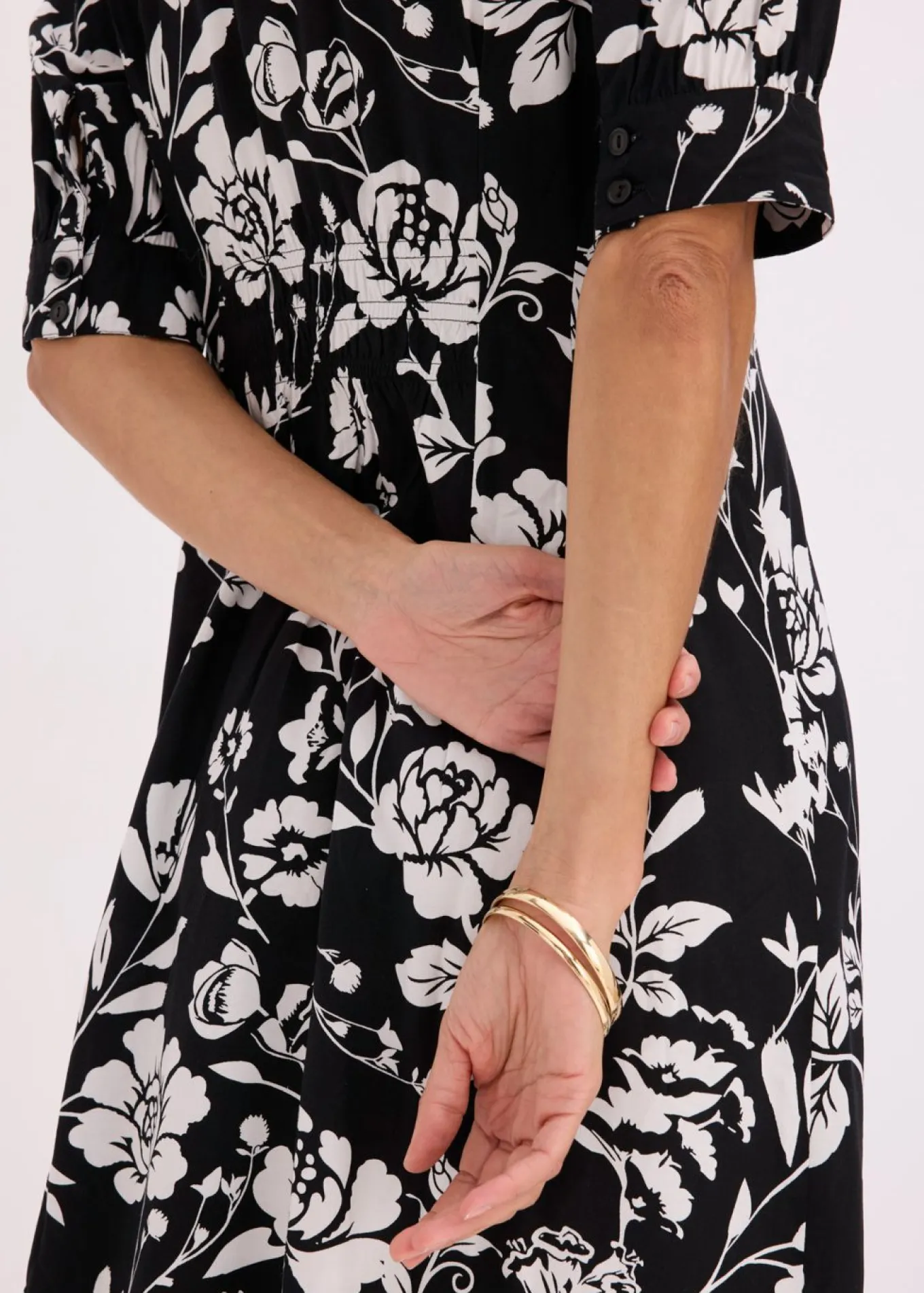 Vestido camisero de viscosa fluida