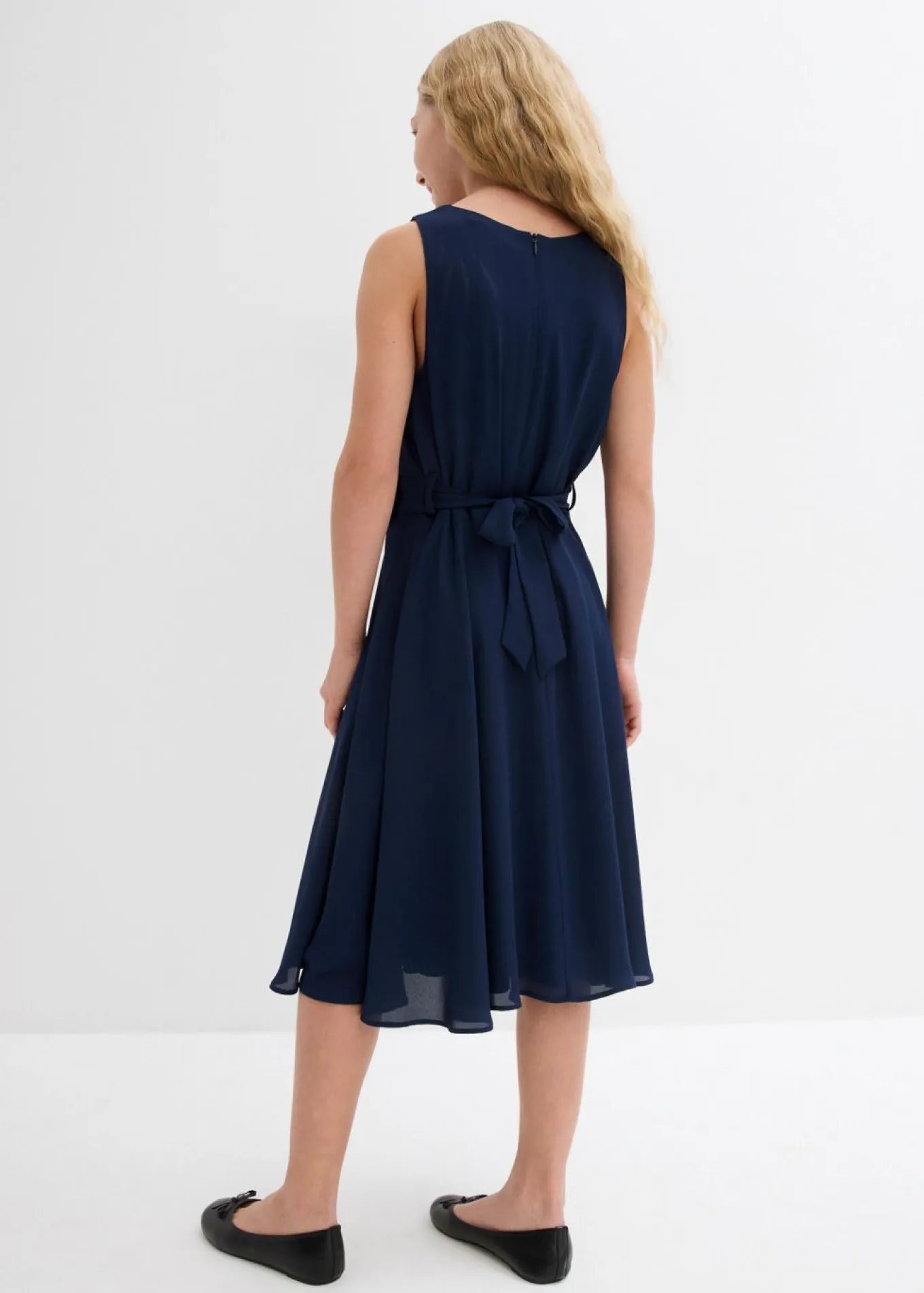 Vestido con aplicación de flores