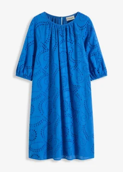 Vestido con bordado calado