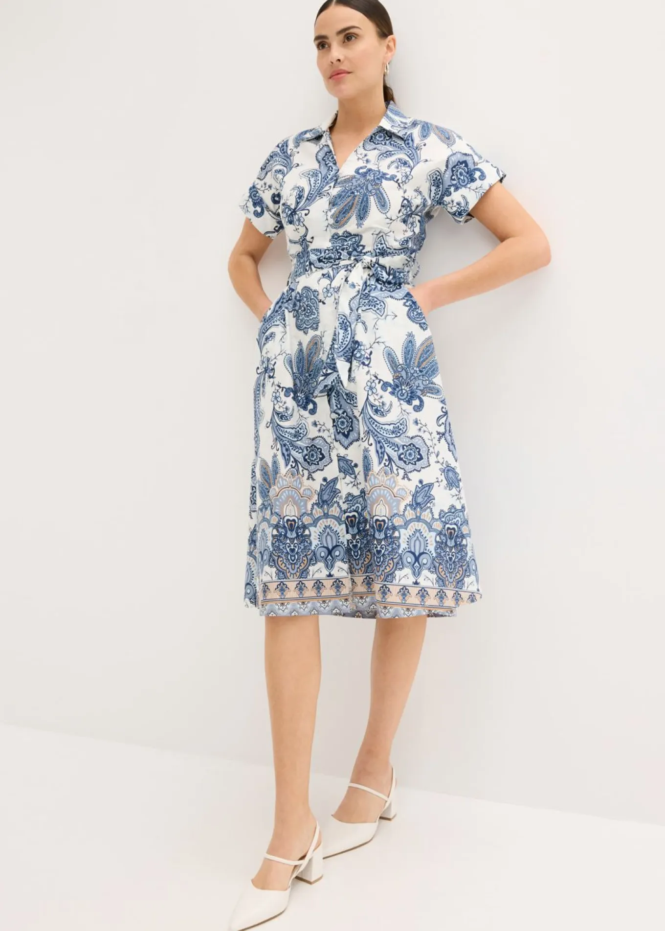 Vestido con cinta para anudar