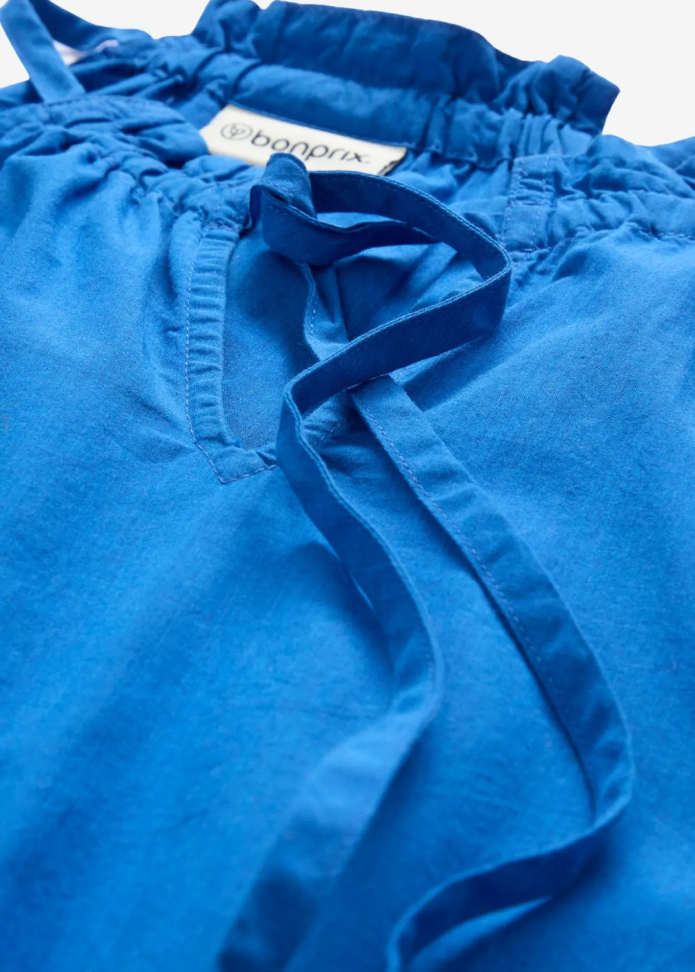Vestido con contenido de seda