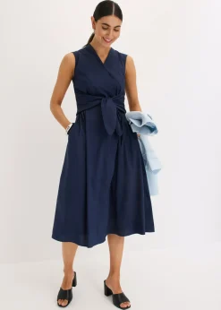 Vestido con detalle de cordón