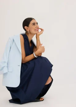 Vestido con detalle de cordón
