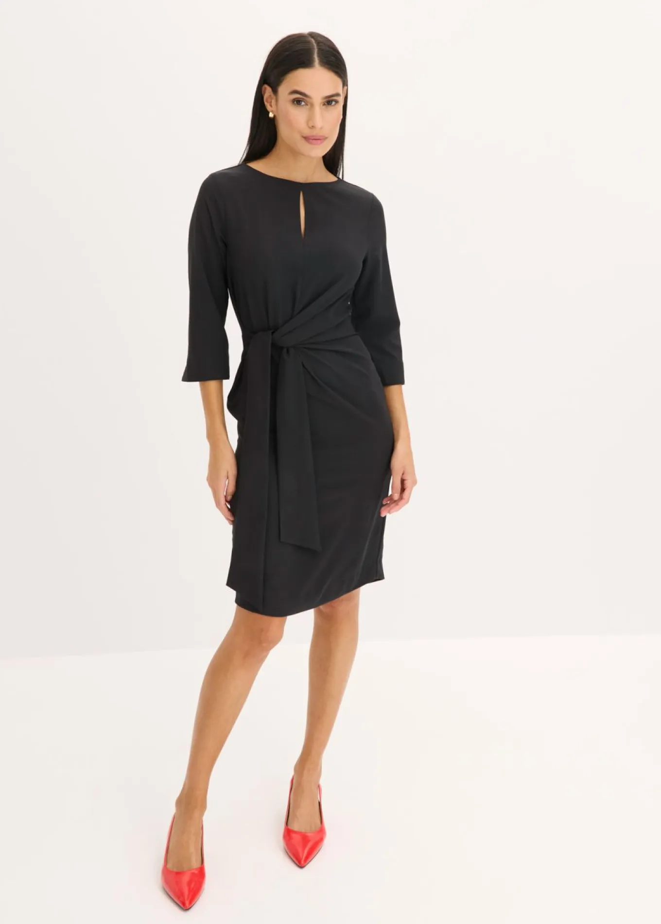 Vestido con detalle de cordón