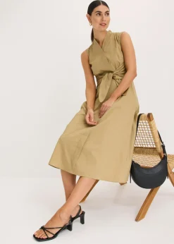 Vestido con detalle de cordón