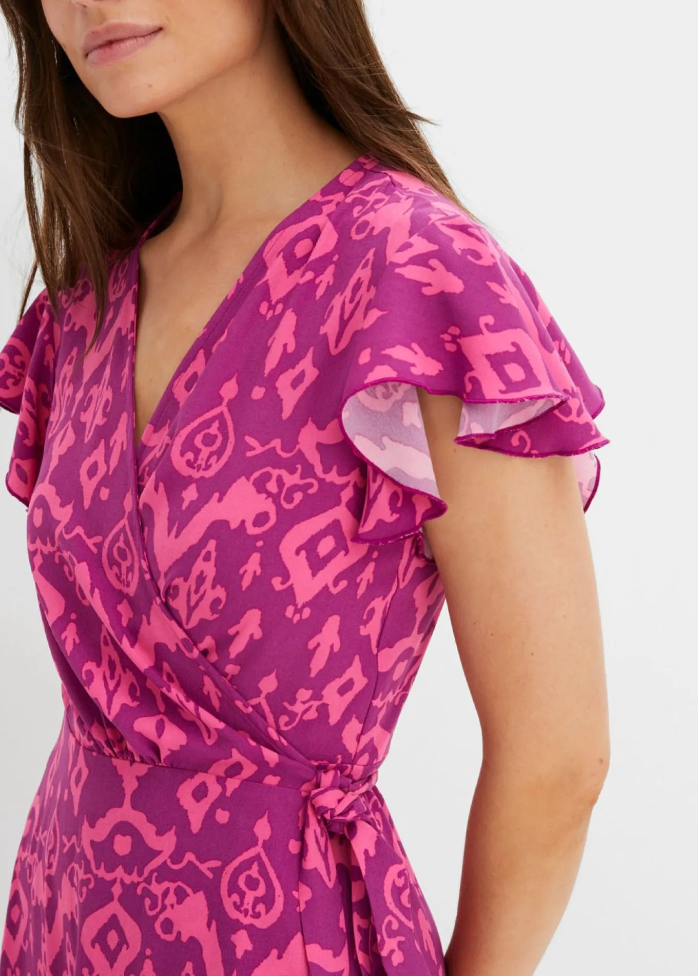 Vestido con diseño cruzado