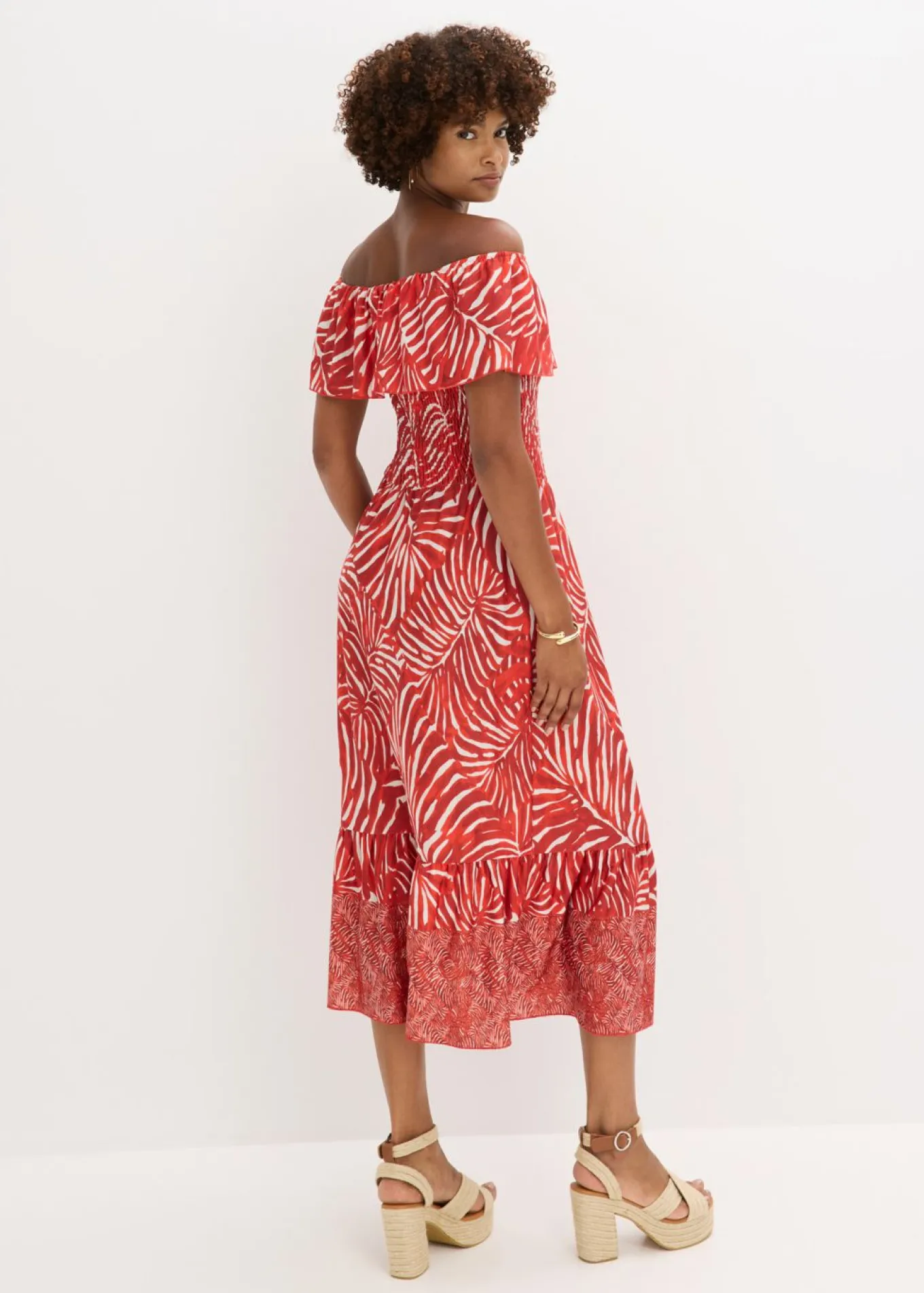 Vestido con escote bañera