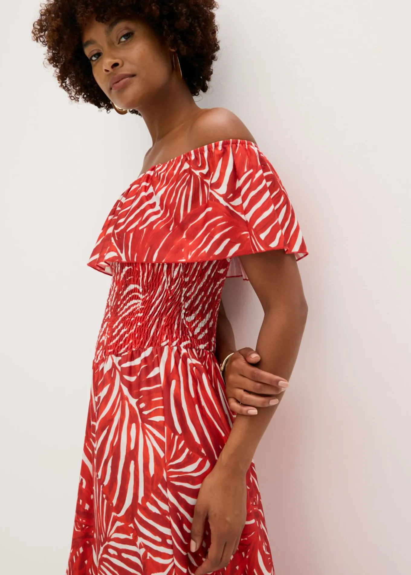 Vestido con escote bañera
