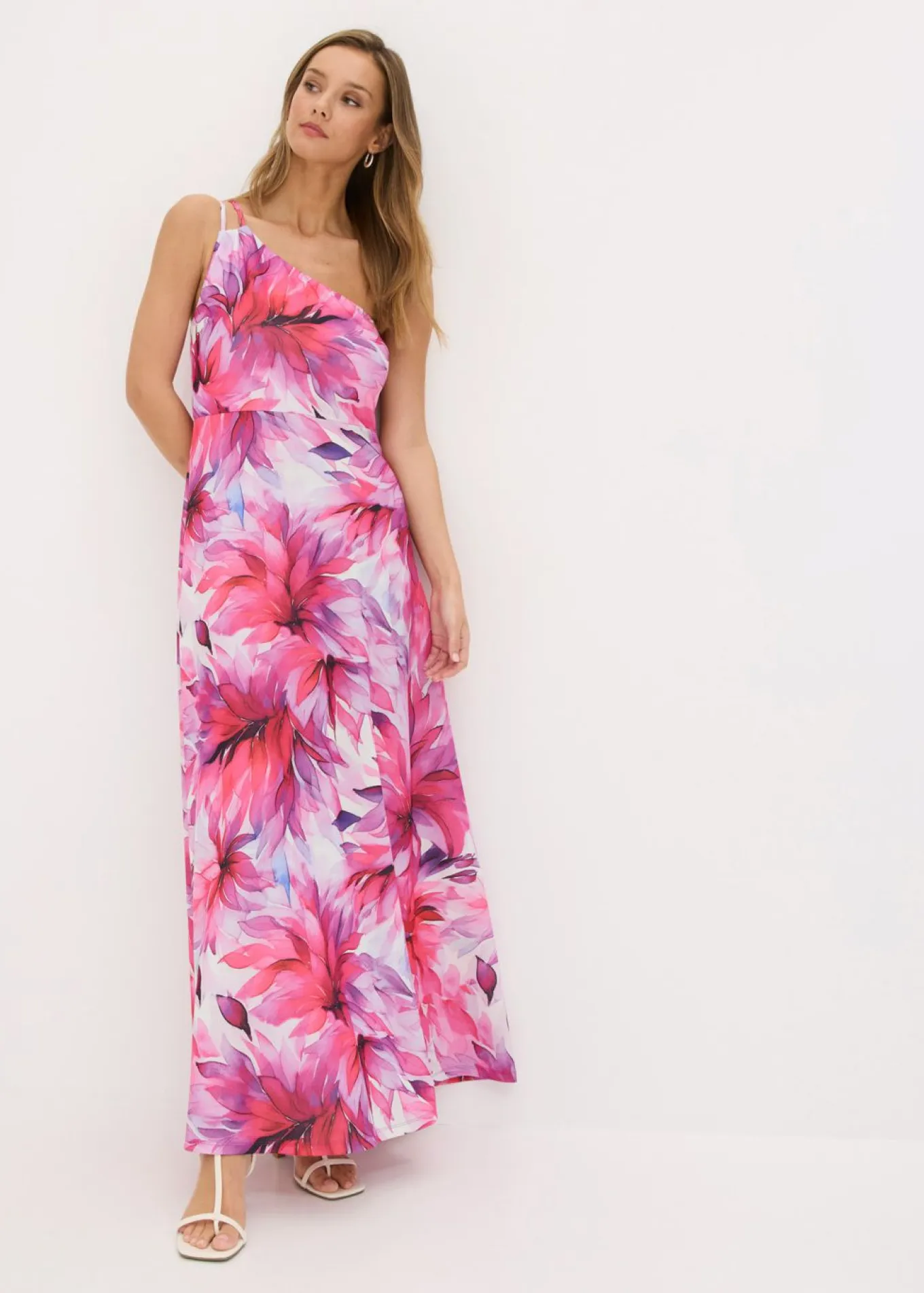 Vestido con hombro al descubierto en crepé texturizado