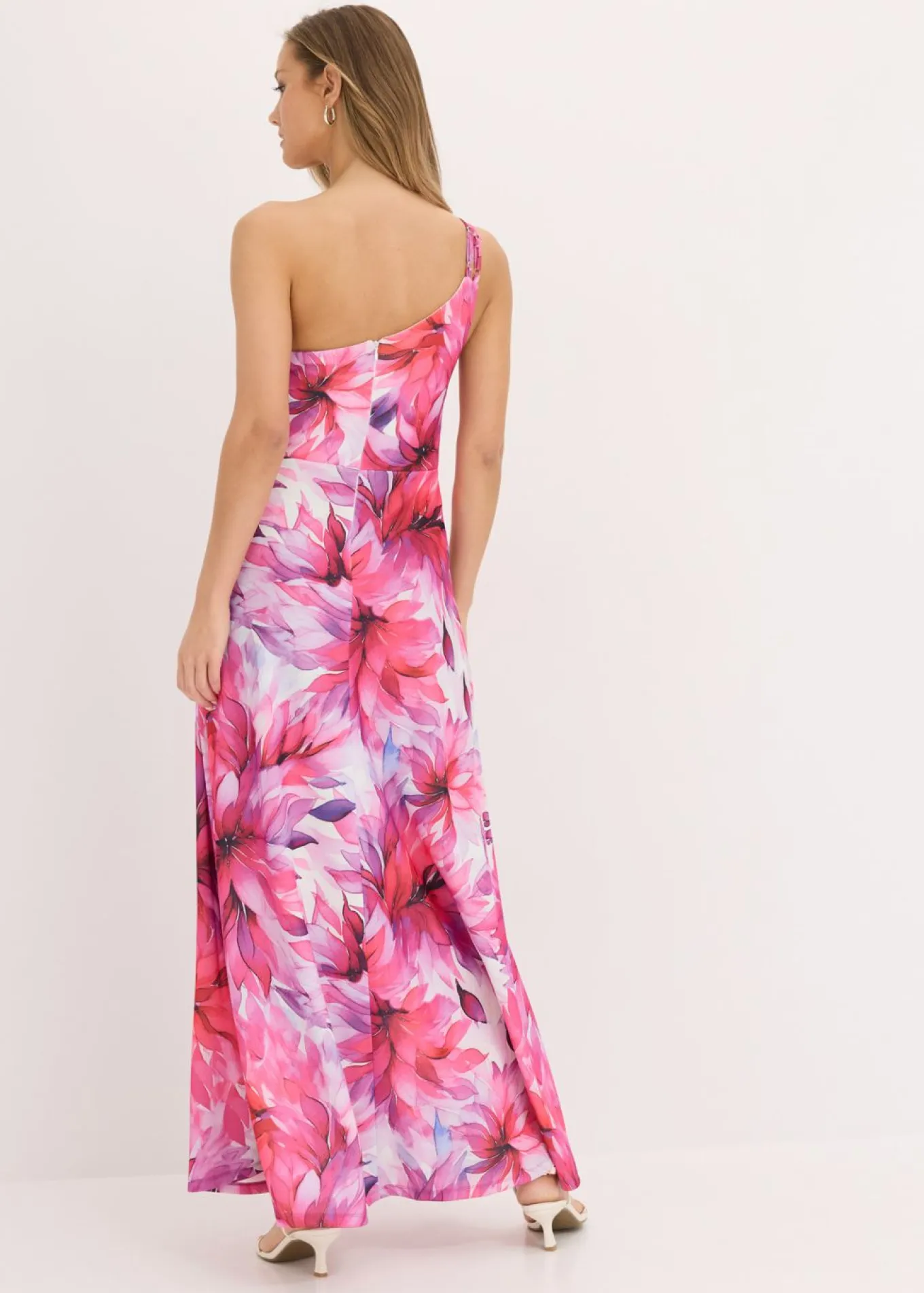 Vestido con hombro al descubierto en crepé texturizado