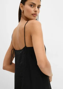 Vestido con tirantes finos