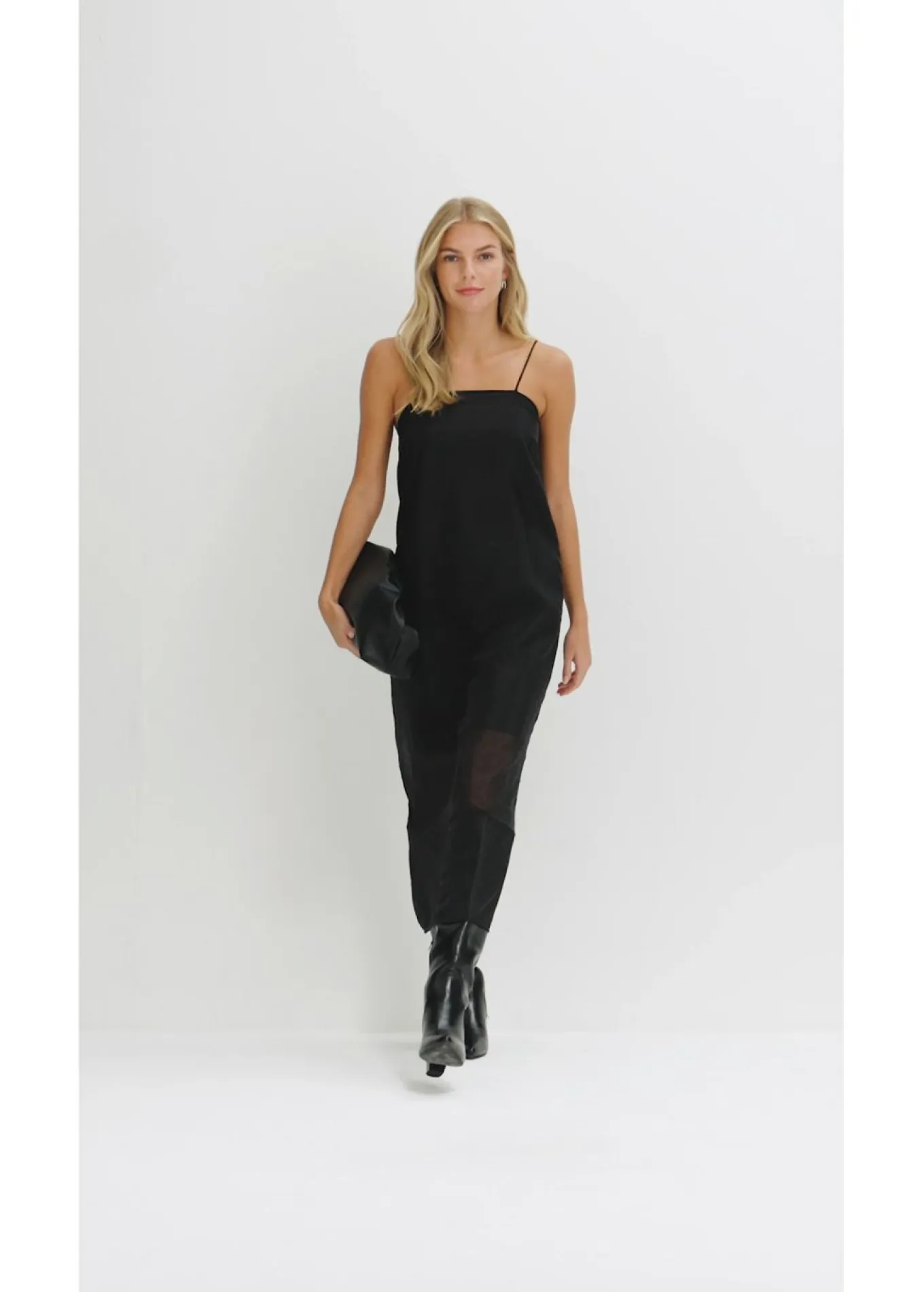 Vestido con tirantes finos
