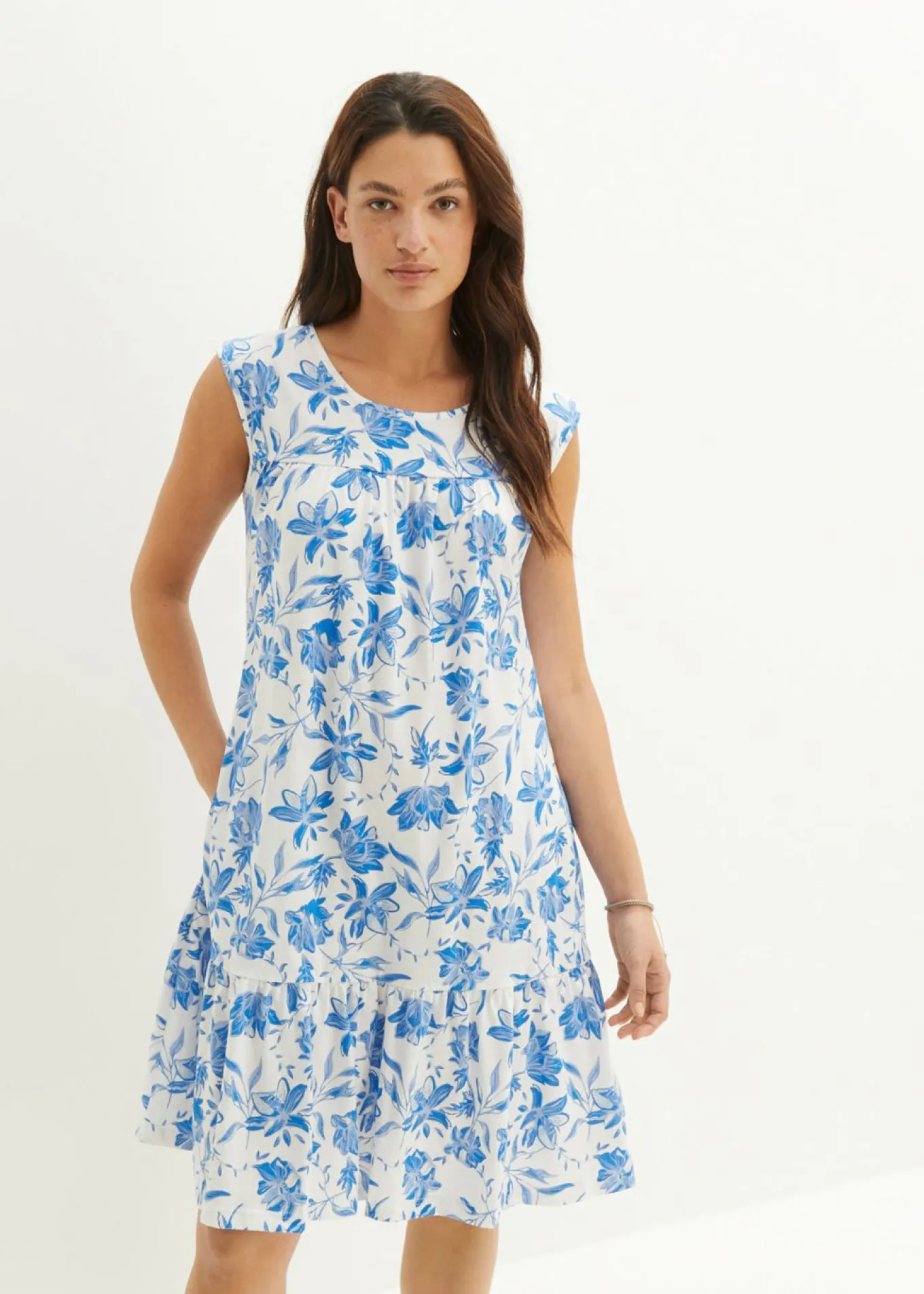 Vestido con volante, hasta la rodilla
