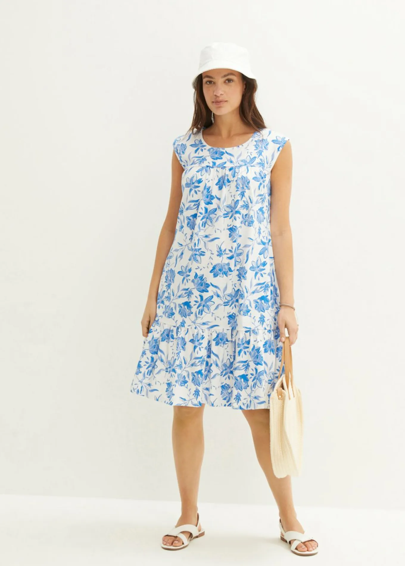 Vestido con volante, hasta la rodilla