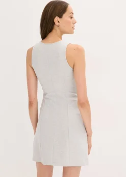Vestido corto con botón decorativo