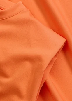 Vestido corto con detalle en los hombros