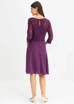 Vestido corto con encaje