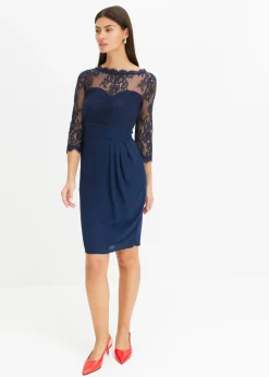 Vestido corto con encaje
