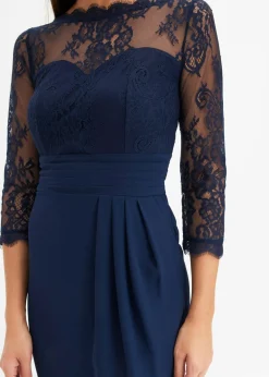 Vestido corto con encaje