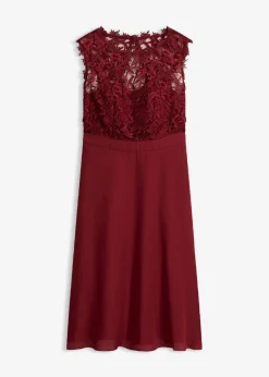 Vestido corto con encaje