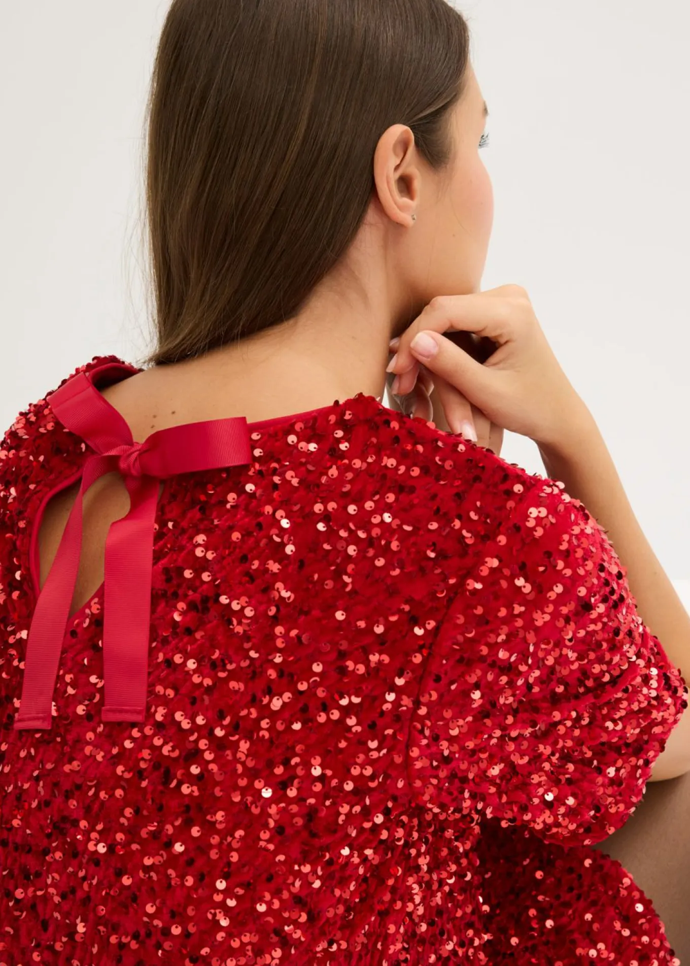 Vestido corto con lentejuelas