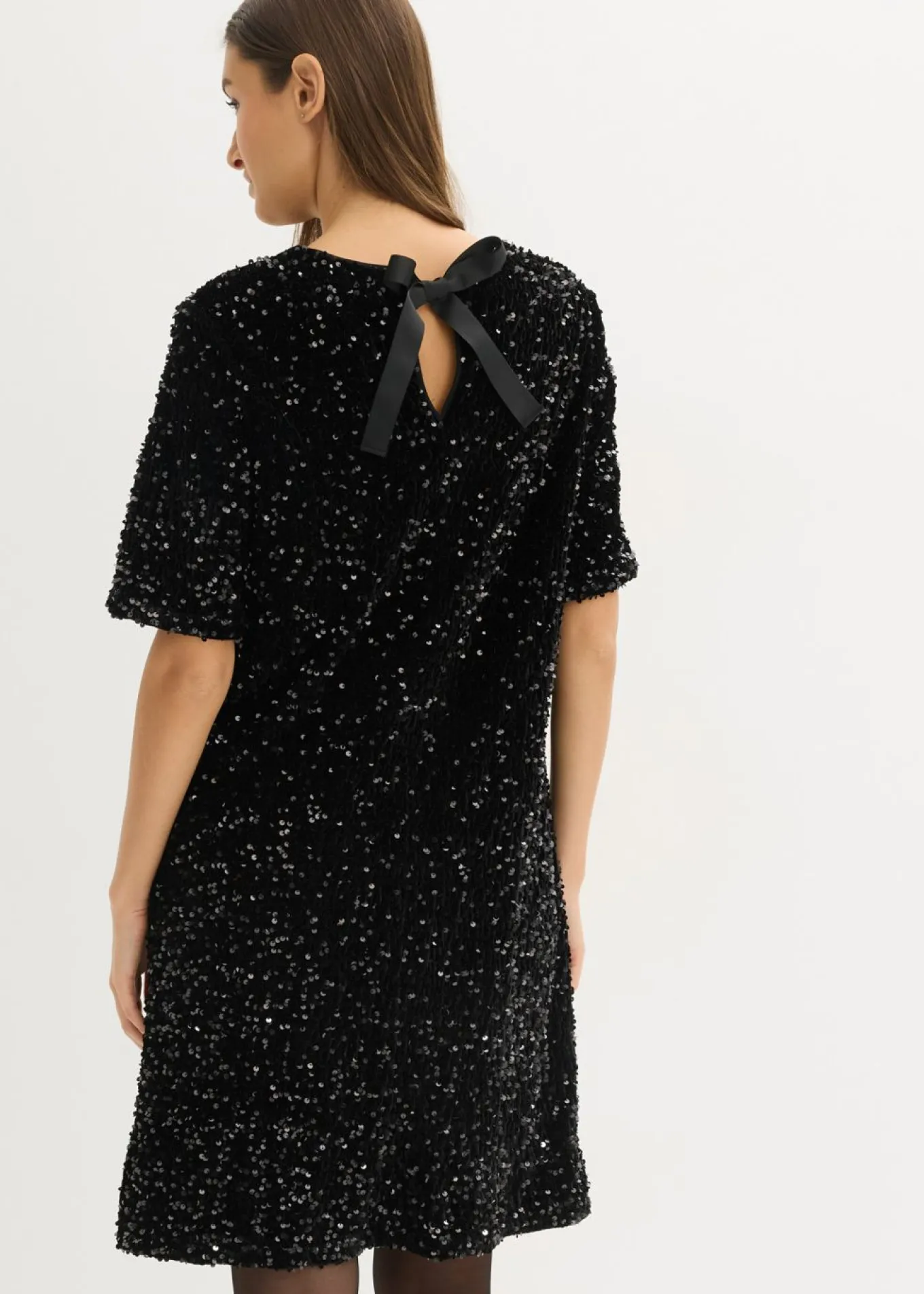 Vestido corto con lentejuelas