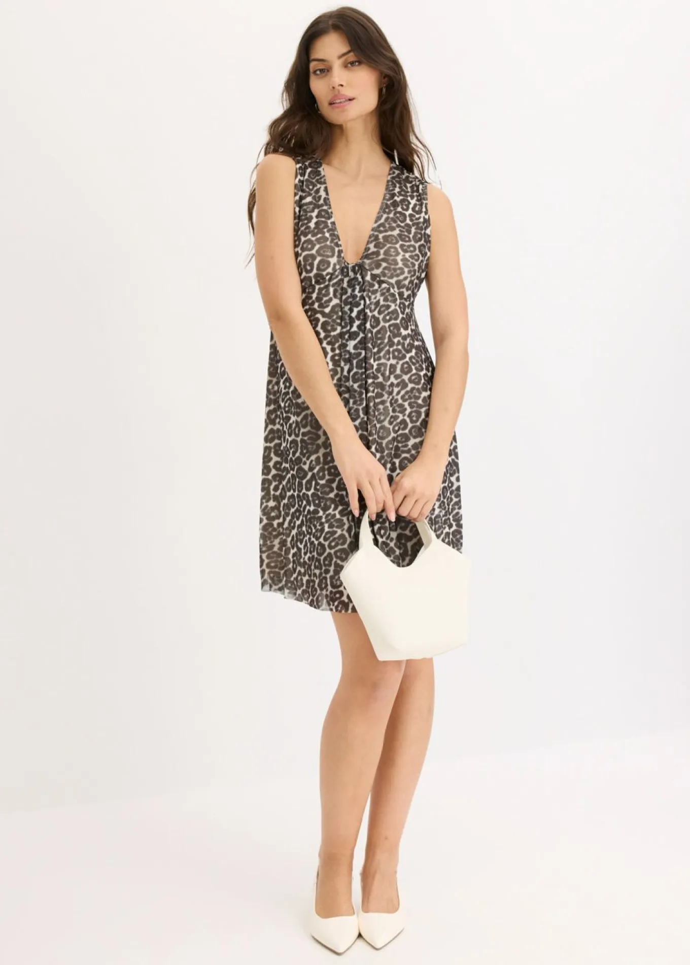Vestido corto con malla