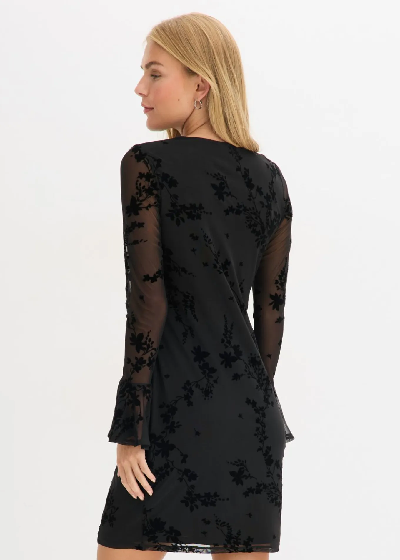 Vestido corto con malla