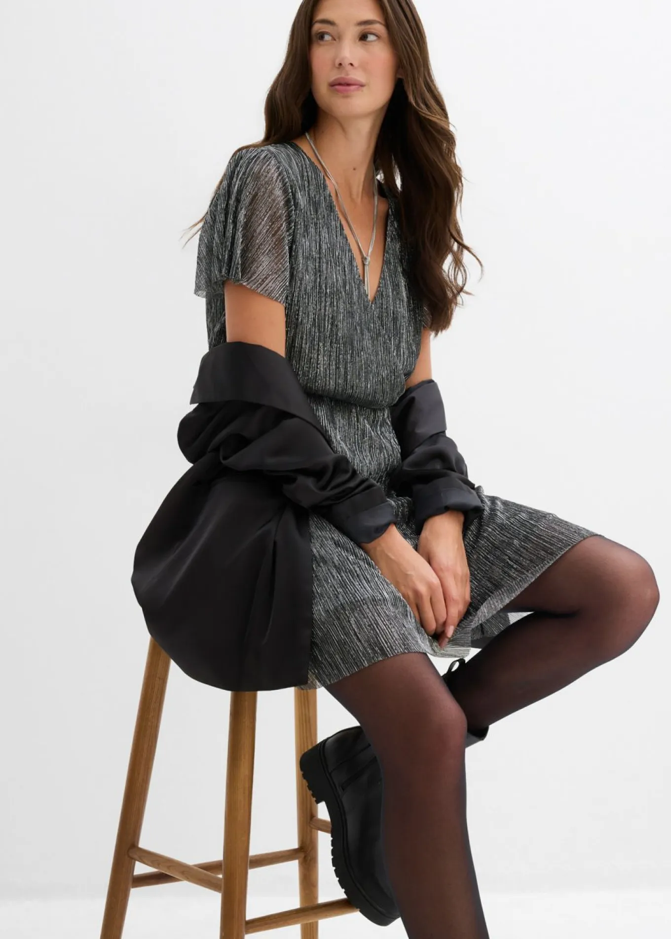 Vestido corto con purpurina
