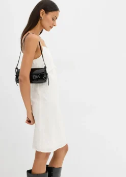 Vestido corto con un bonito bordado de lentejuelas