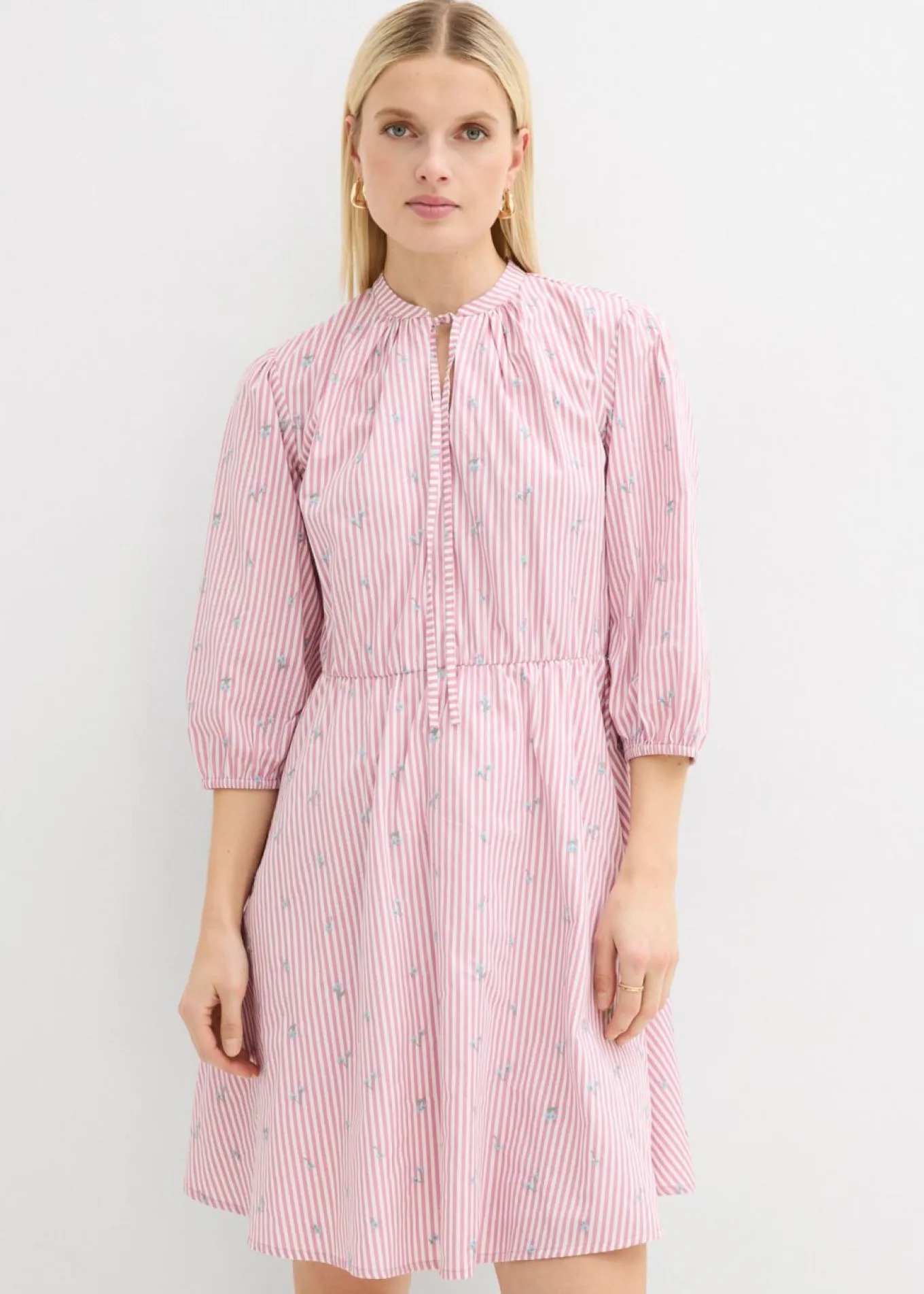 Vestido corto de algodón puro
