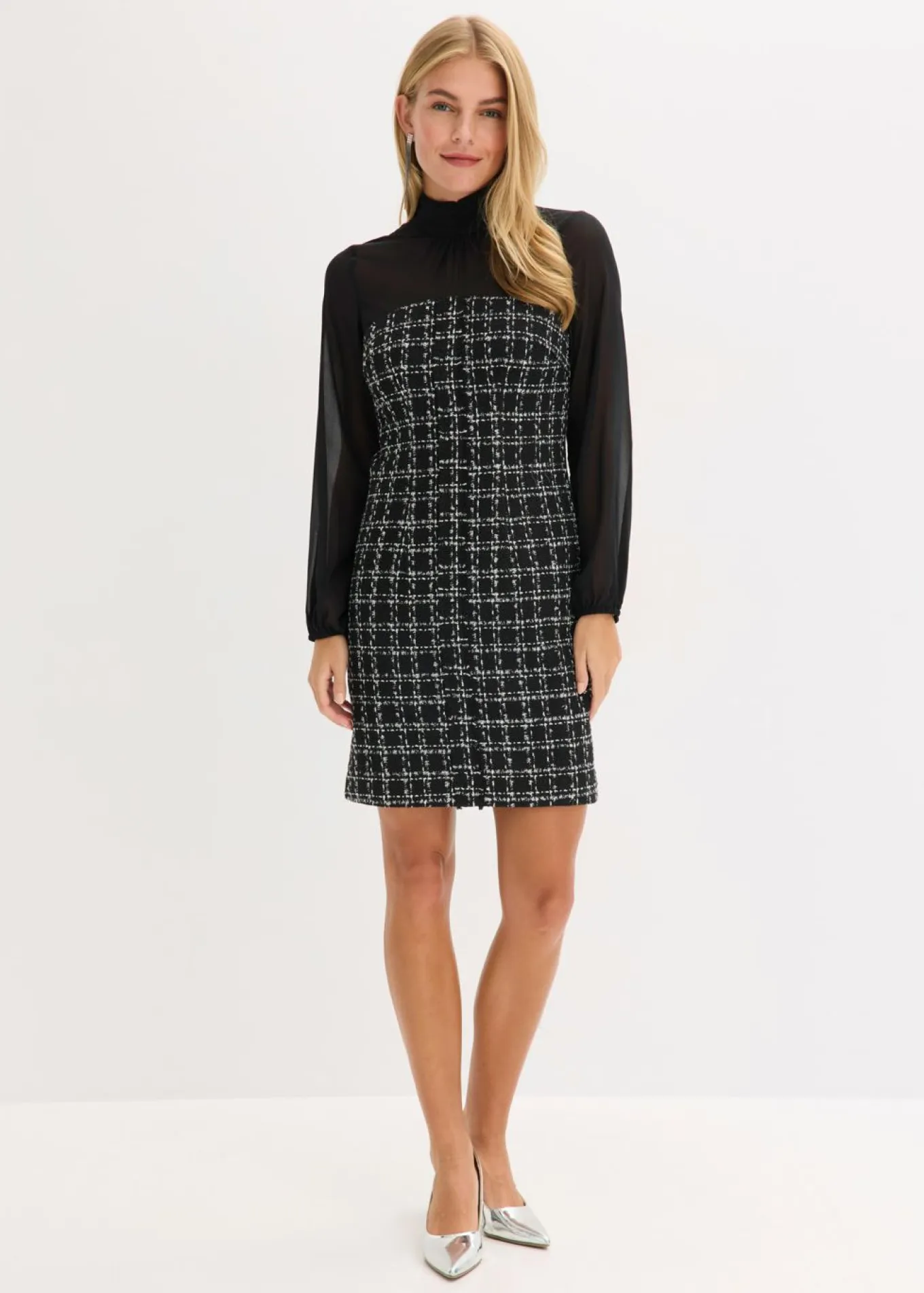 Vestido corto de bouclé con mangas de gasa