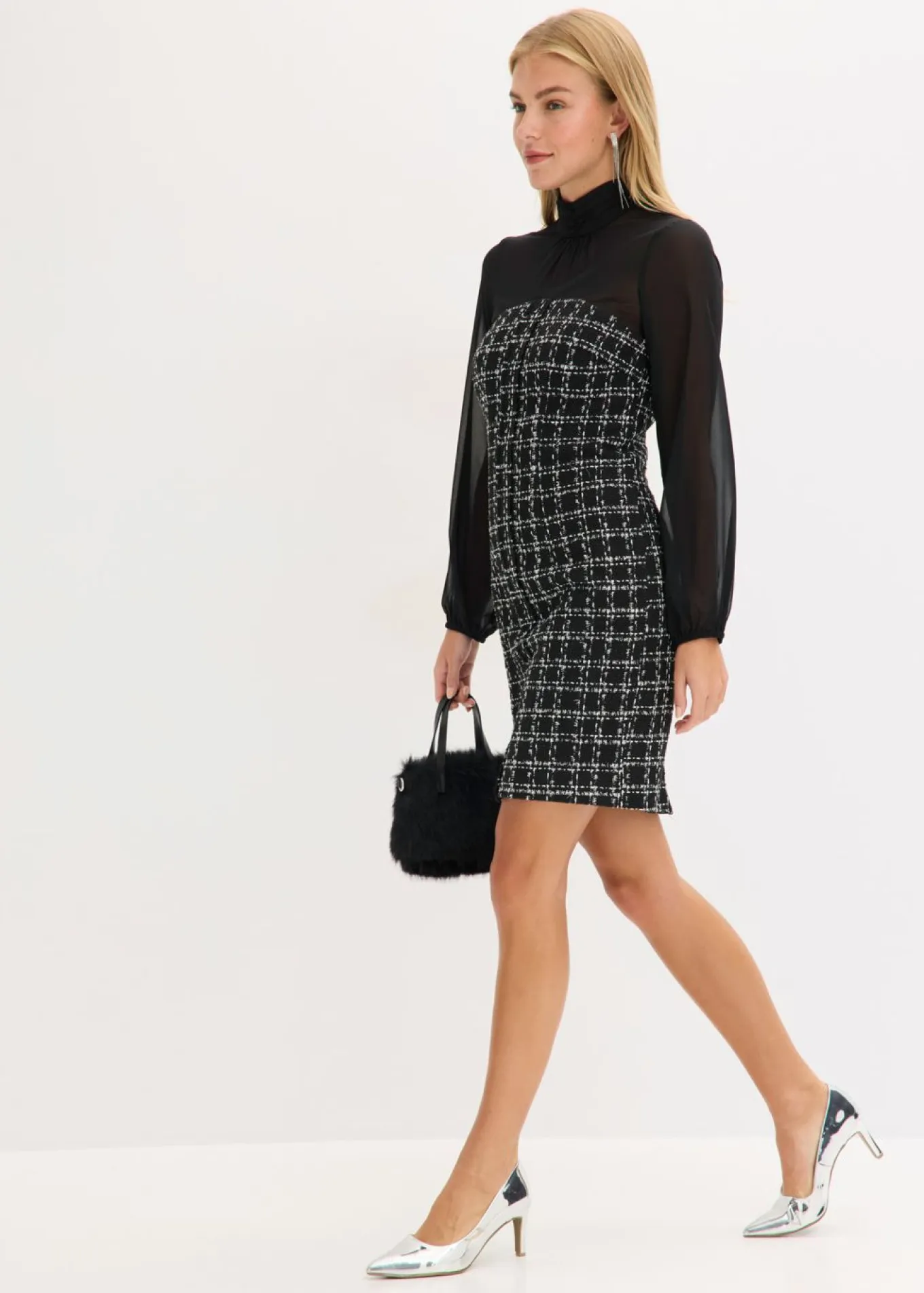 Vestido corto de bouclé con mangas de gasa