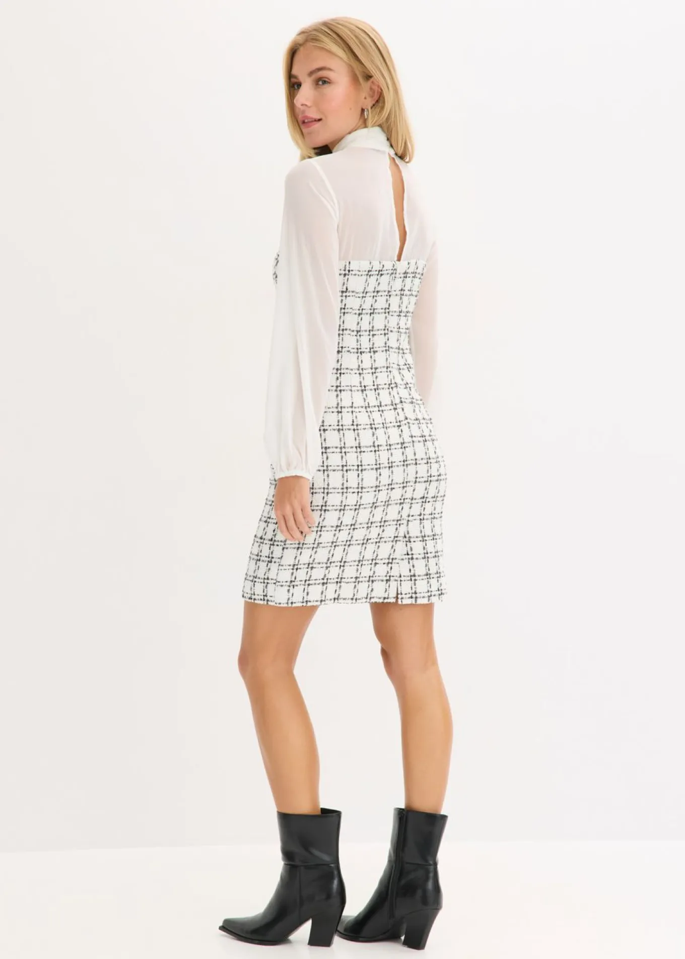 Vestido corto de bouclé con mangas de gasa