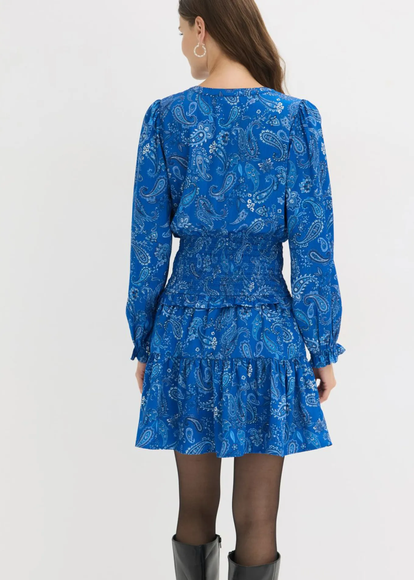 Vestido corto de crepé estructurado