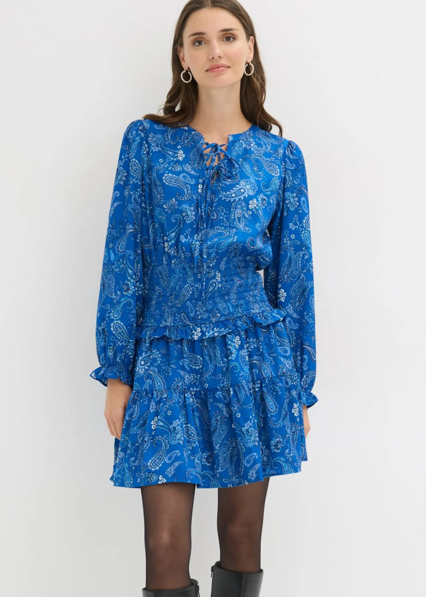 Vestido corto de crepé estructurado