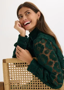 Vestido corto de encaje