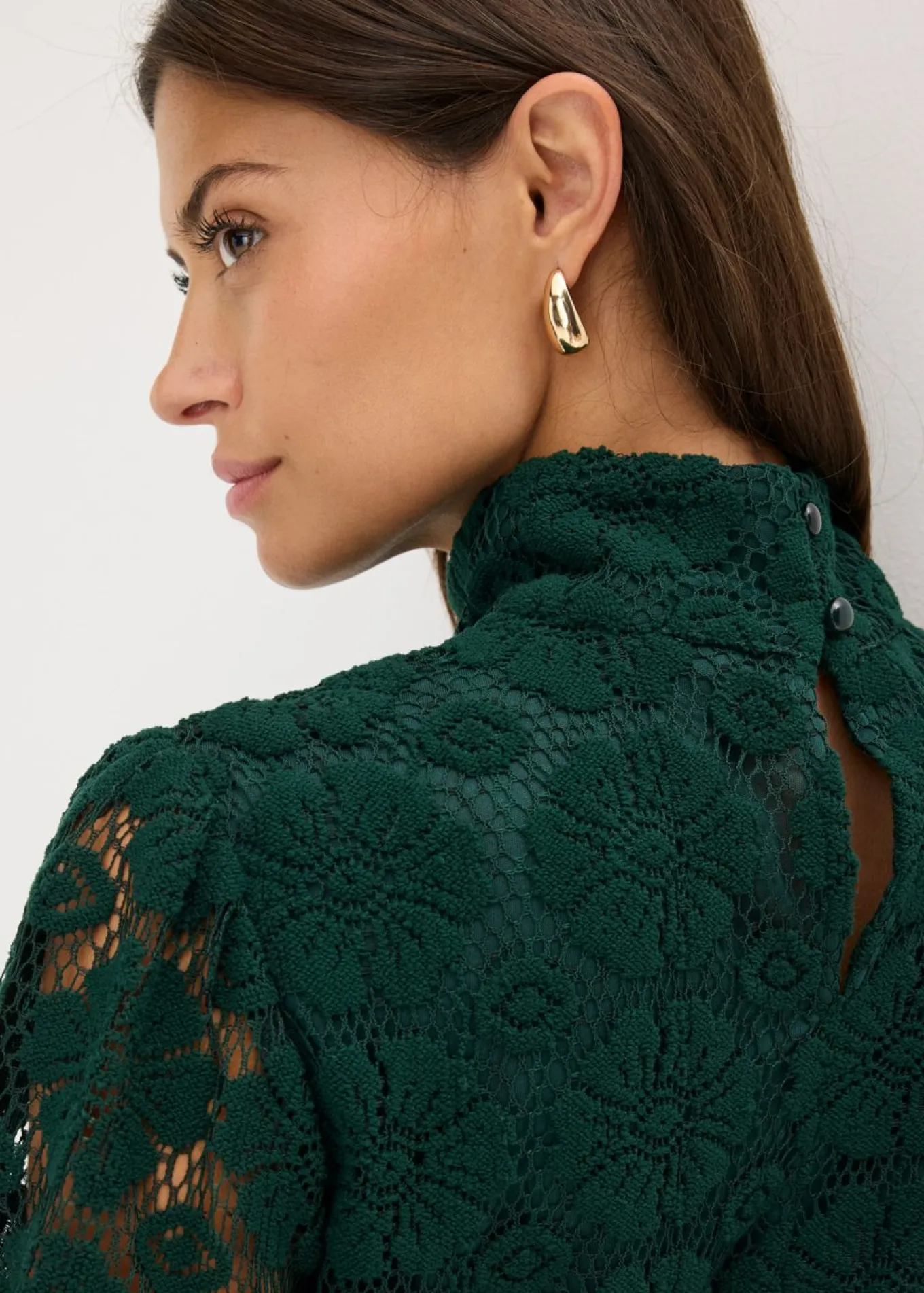 Vestido corto de encaje