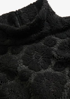 Vestido corto de encaje